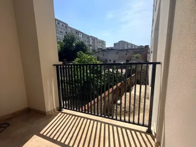 balcon cu vedere apartament vanzare cumparare Sector 2 București